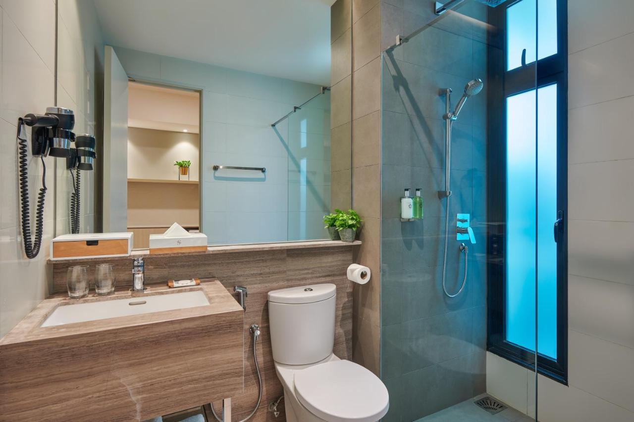 Mercure Living Putrajaya Dış mekan fotoğraf A bathroom in a hotel