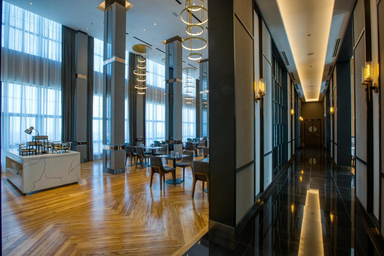 Mercure Living Putrajaya Dış mekan fotoğraf The Lounge at KLIA