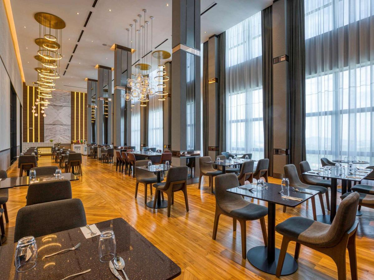 Mercure Living Putrajaya Dış mekan fotoğraf The restaurant