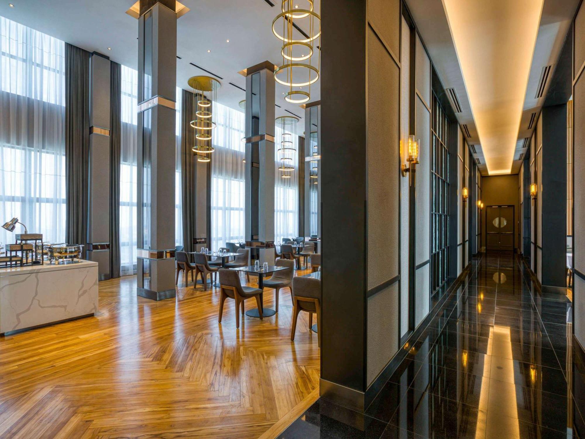 Mercure Living Putrajaya Dış mekan fotoğraf The Lounge at KLIA